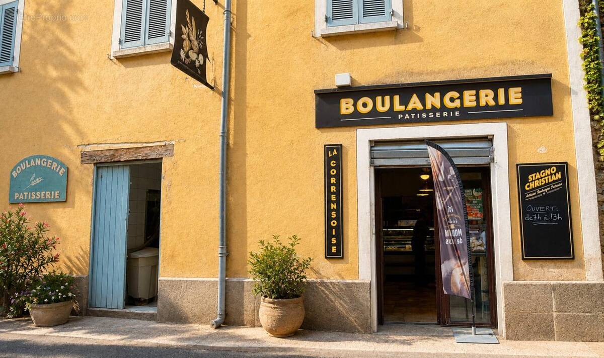 Commerce à CORRENS