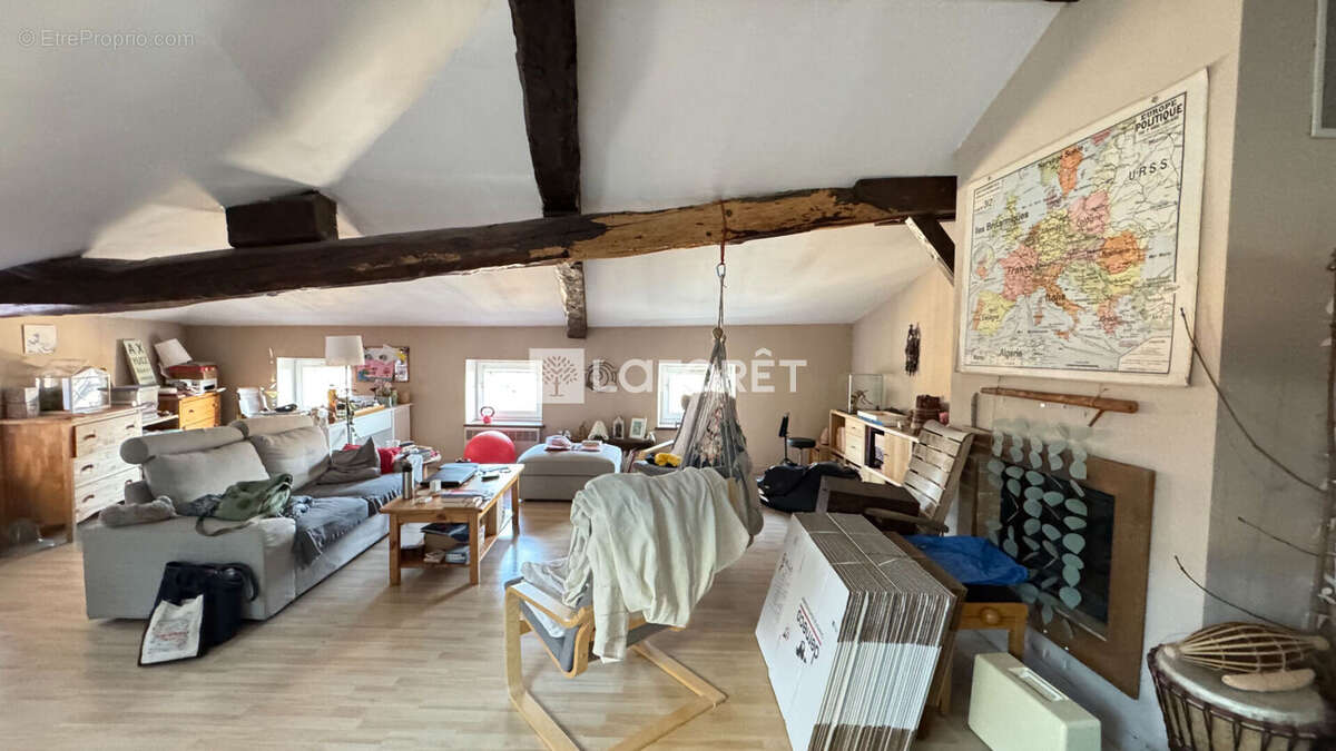 Appartement à BESSENAY