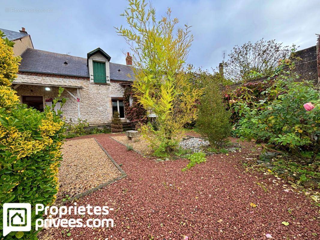 Maison à MEHUN-SUR-YEVRE