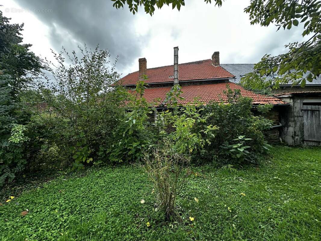 Maison à SAINT-GERMAIN-LES-BELLES