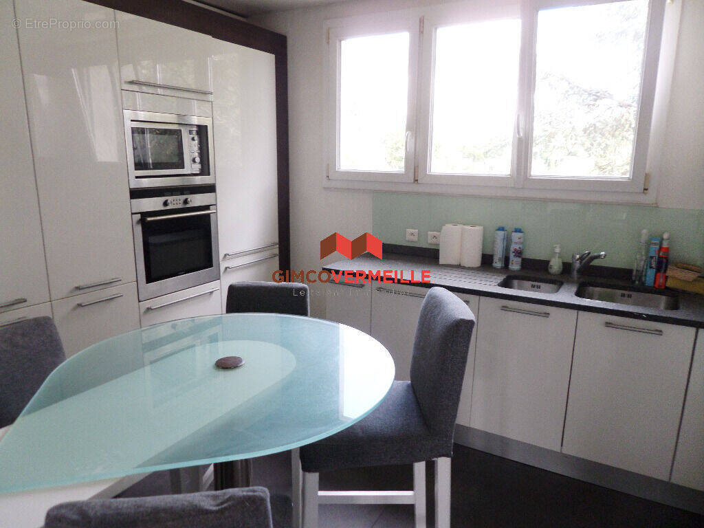 Appartement à LA CELLE-SAINT-CLOUD