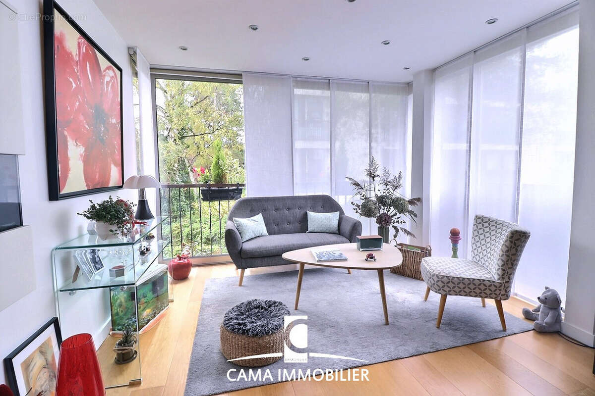 Appartement à FONTENAY-LE-FLEURY