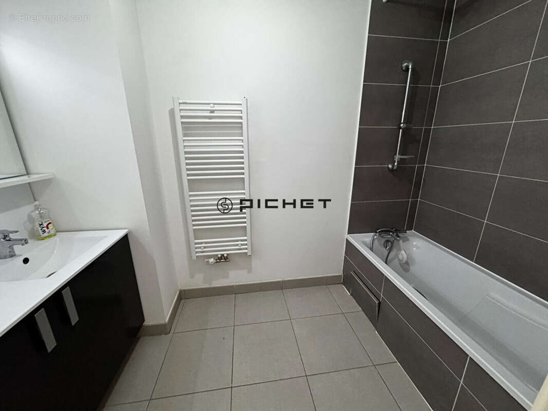 Appartement à VILLENAVE-D&#039;ORNON