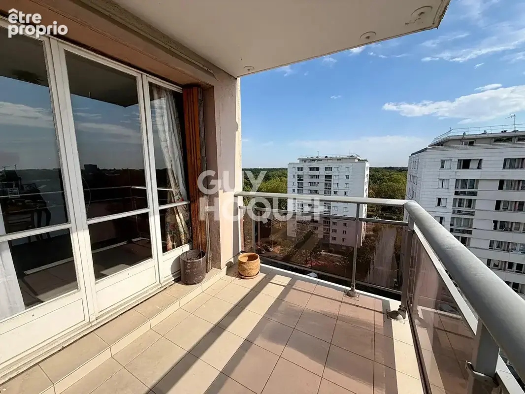Meudon-la-forêt - 4 pièces - 77,17 m² - 10e étage - vue dégagée -terrasse, balcon, cave et parking - photo 5