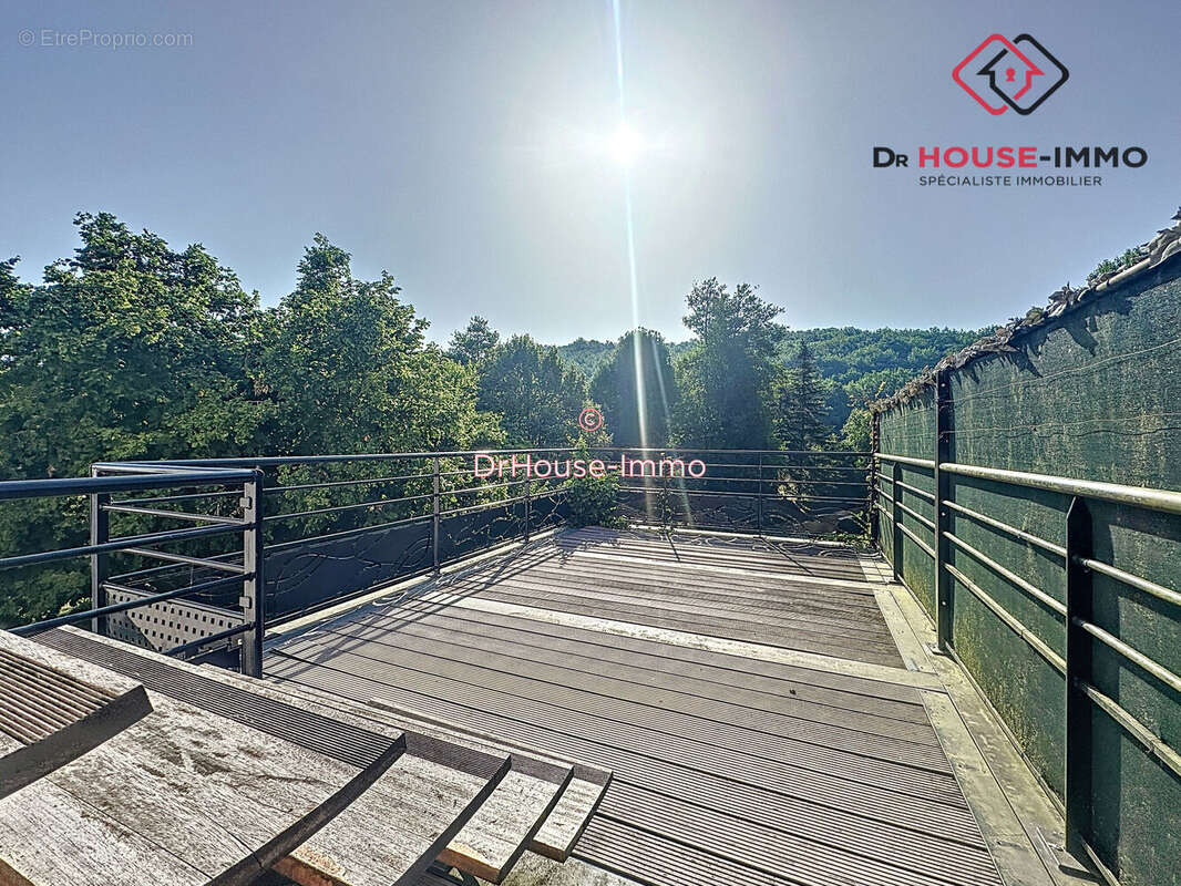 Maison à CHAMPCEVINEL