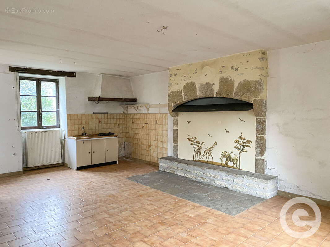 Maison à FONTENAY-PRES-VEZELAY