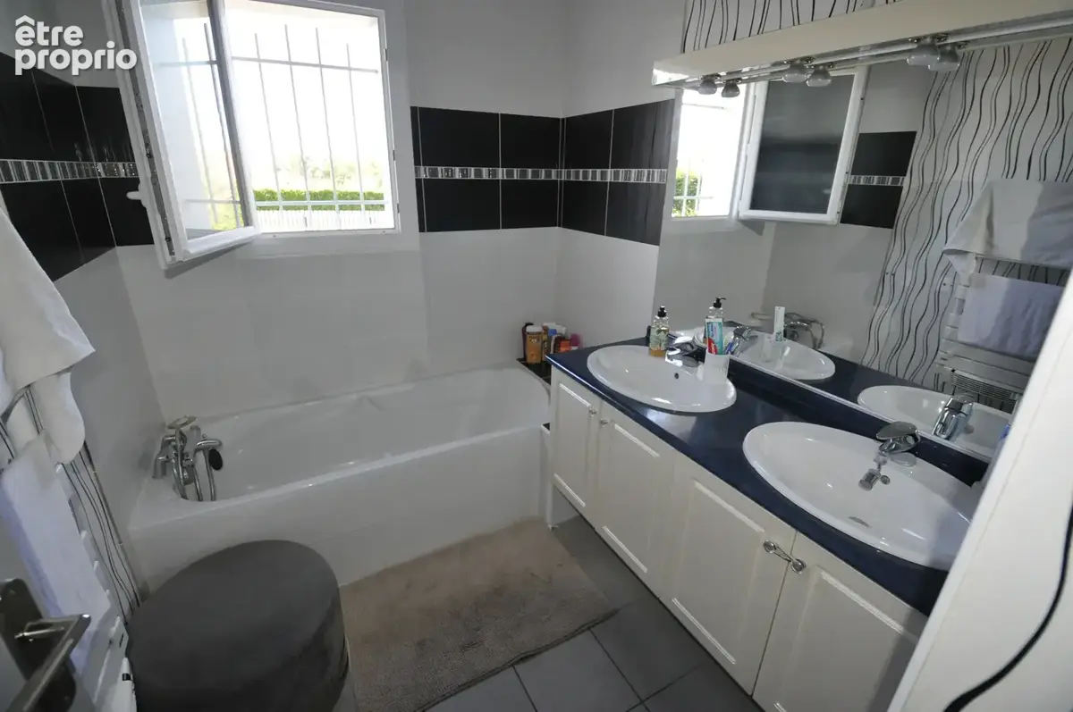 Maison de plain pieds de 2007 centre bourg de BOISSEUIL, 107m2 habitable - photo 11