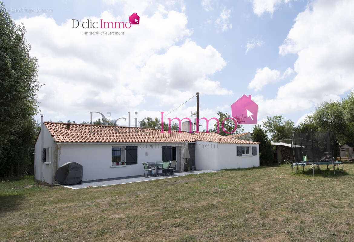 SOULLANS - Charmante Maison de 124 m2 en campagne dans les Marais - 4266m2 - photo 2