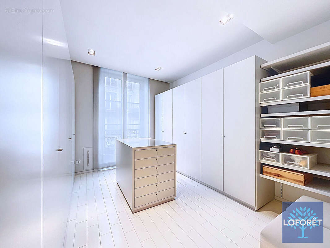 Appartement à PARIS-9E