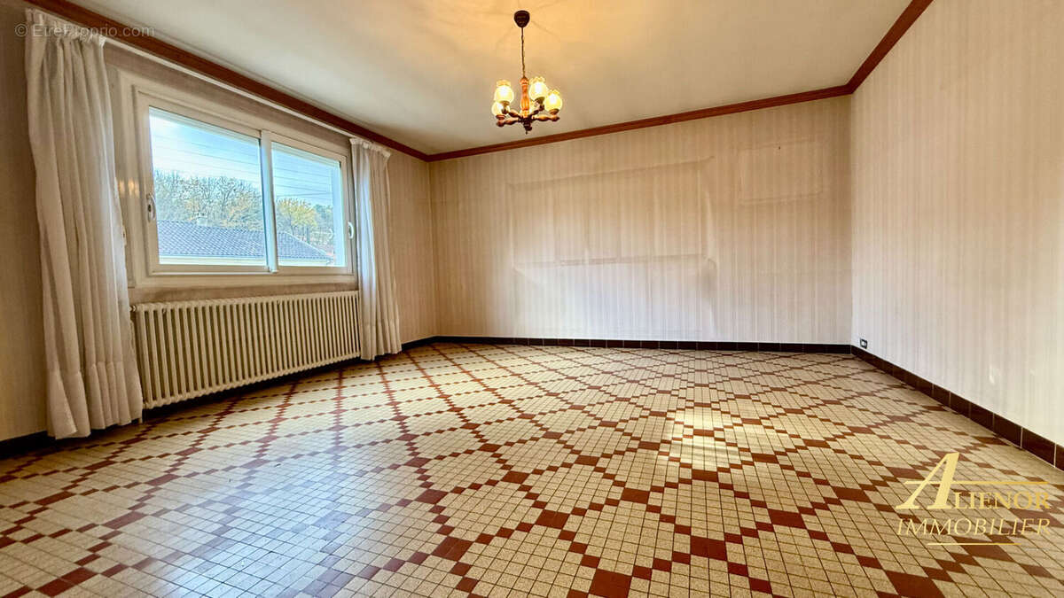 Maison à COULOUNIEIX-CHAMIERS