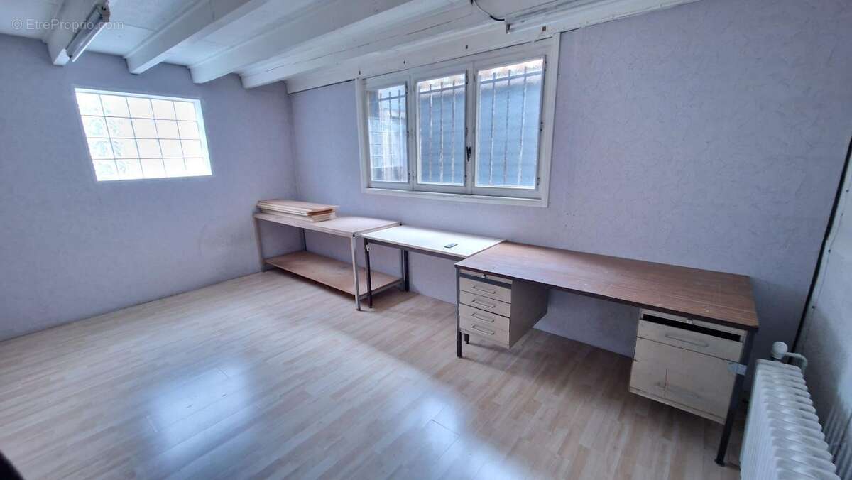 Commerce à NEUILLY-SUR-MARNE