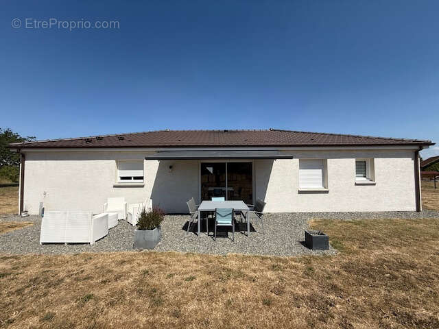 Maison à SAINT-PRIEST-BRAMEFANT
