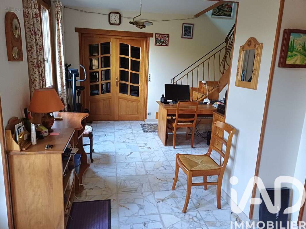 Maison 230 m² à Plessis-Saint-Jean  - photo 9