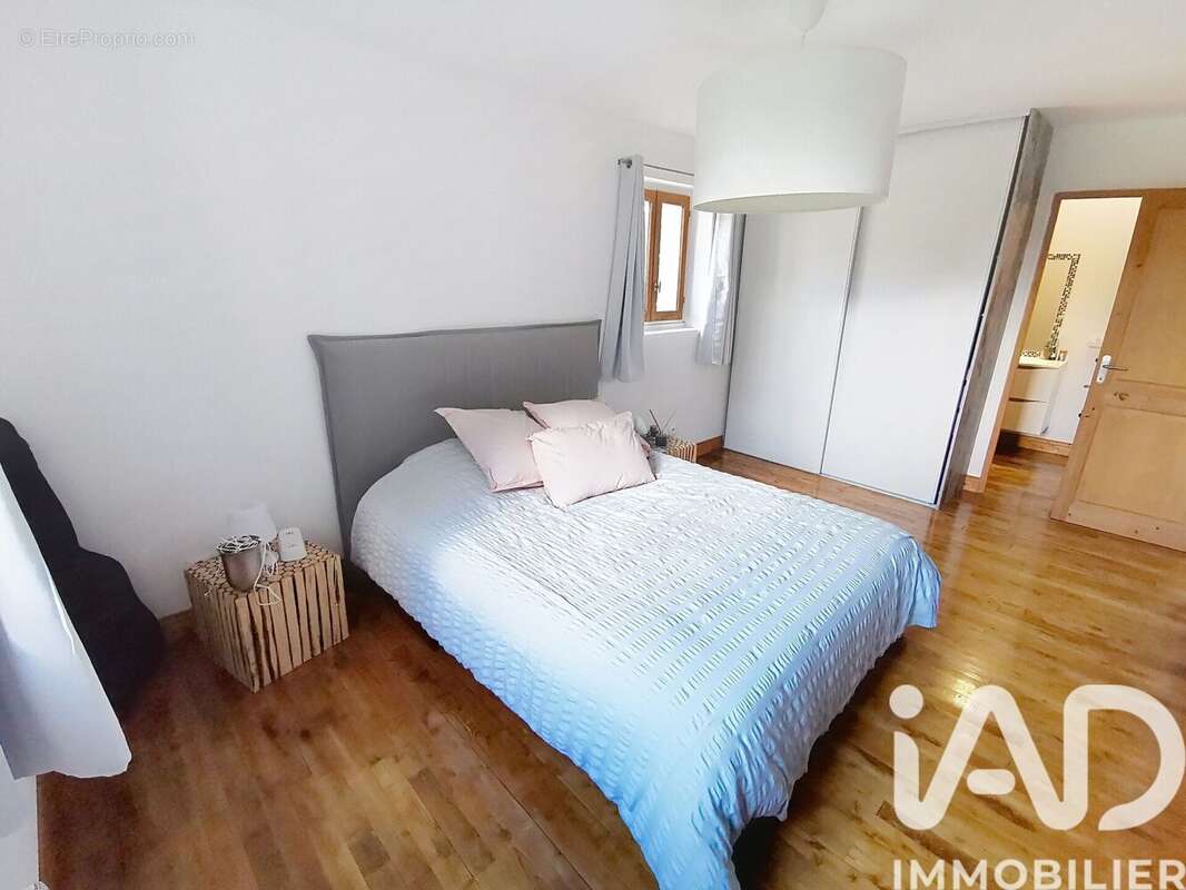 Maison 320 m² à Charras  - photo 6