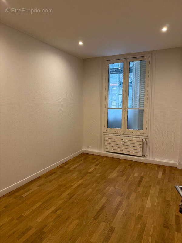 Commerce à PARIS-7E