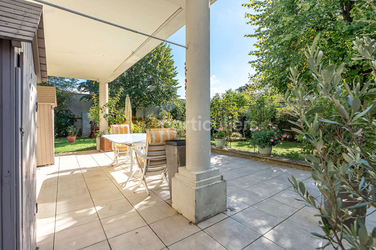 Appartement à SAINT-MAUR-DES-FOSSES