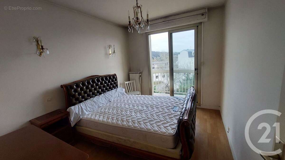 Appartement à SAINT-MAUR-DES-FOSSES