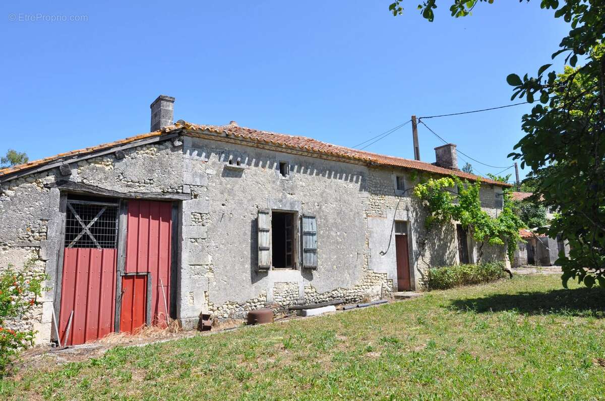 Petite maison de campagne  à rénover entièrement - photo 2
