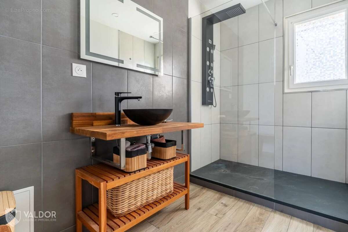 Maison à LACHASSAGNE