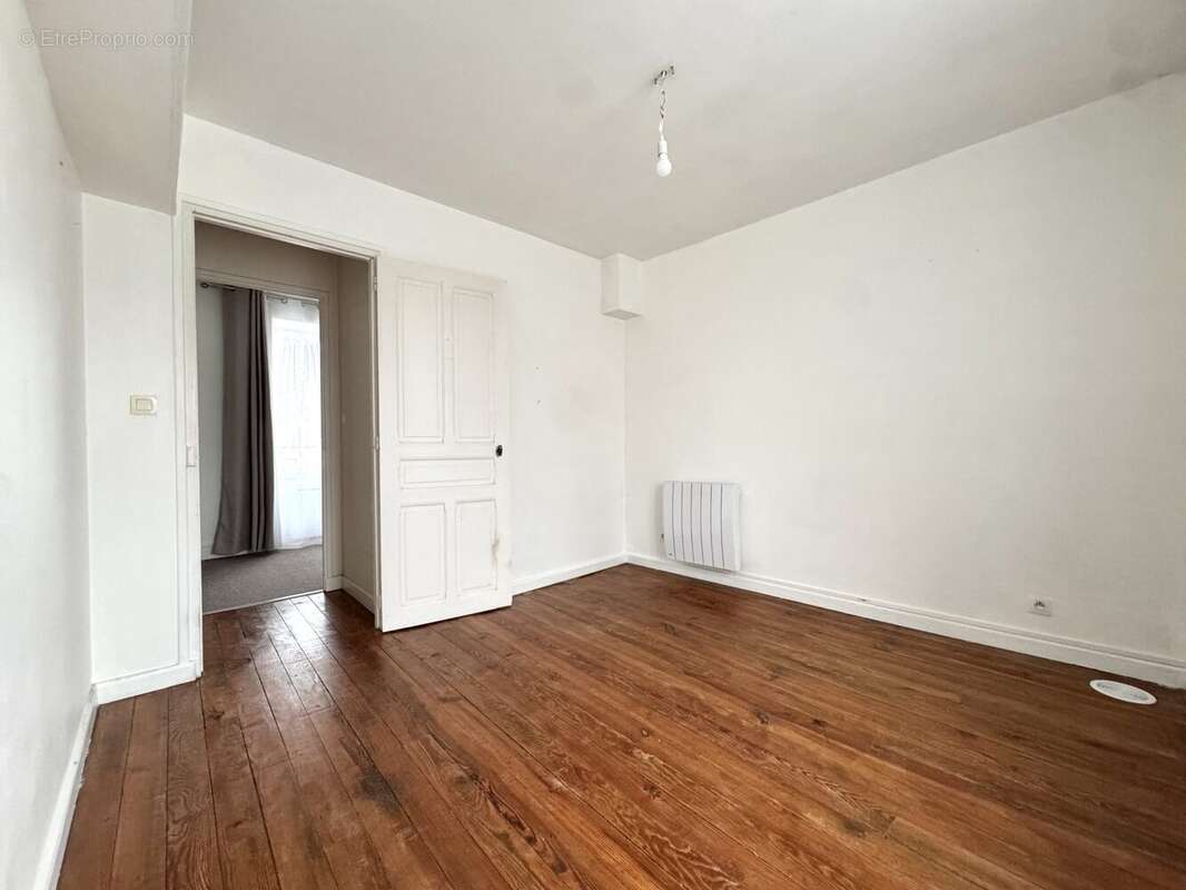 Maison à THIERS-SUR-THEVE