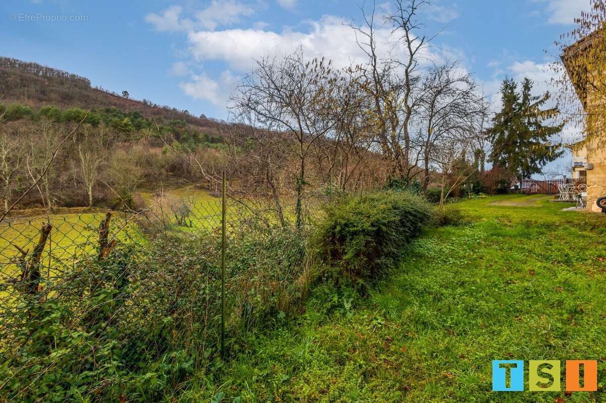 MONTEGUT-PLANTAUREL  Maison avec vue panoramique, authenticité et potentiel - photo 15