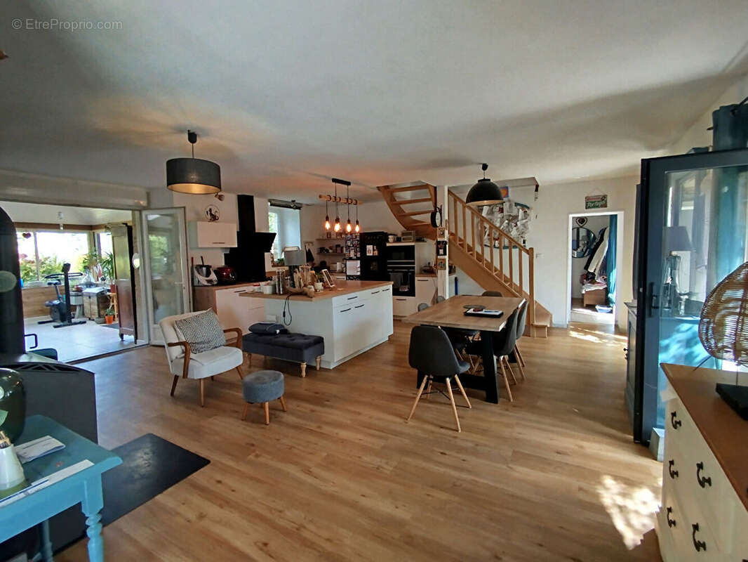 Maison à SAINT-GERMAIN-EN-COGLES