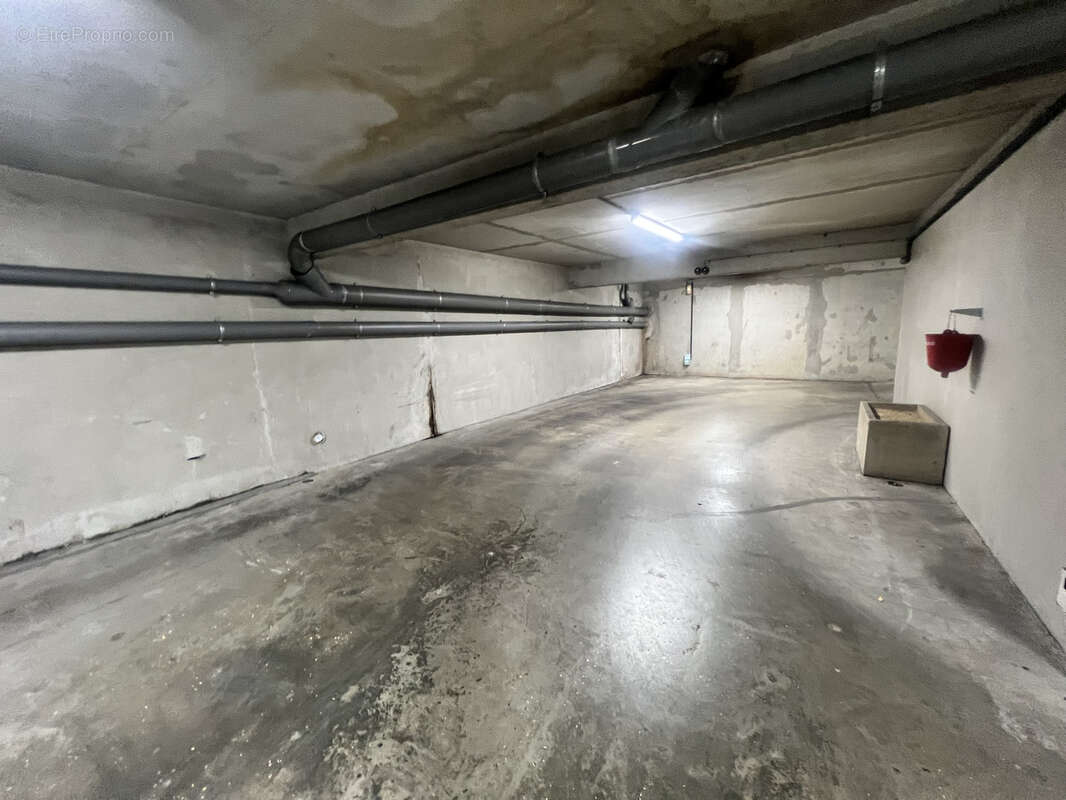 Ideal investissement- secteur avenue de paris - appartement type 2 de 67m2 + box garage - vendu loué - photo 15
