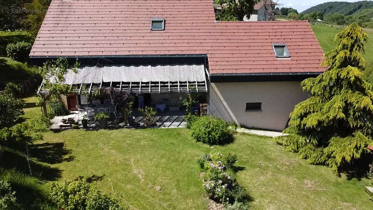 Maison à SAINT-GEOIRE-EN-VALDAINE