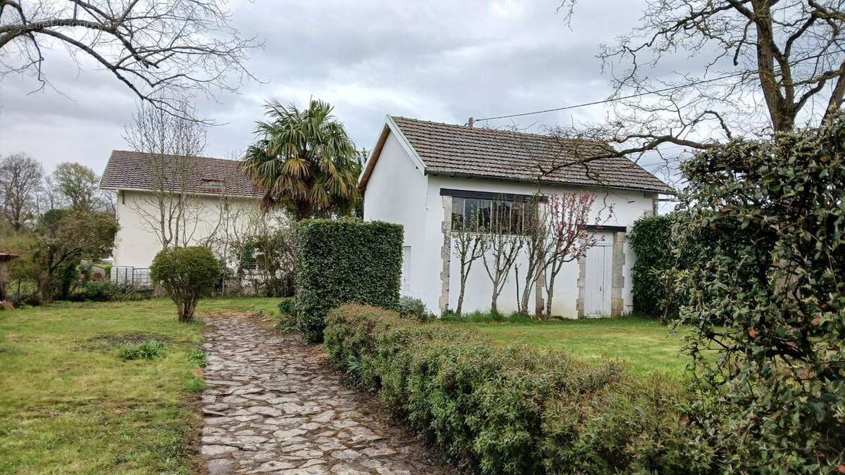 Maison à ROUMAZIERES-LOUBERT