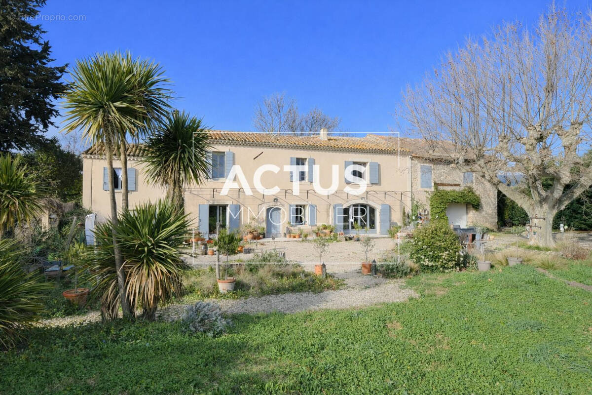 Maison à SENAS