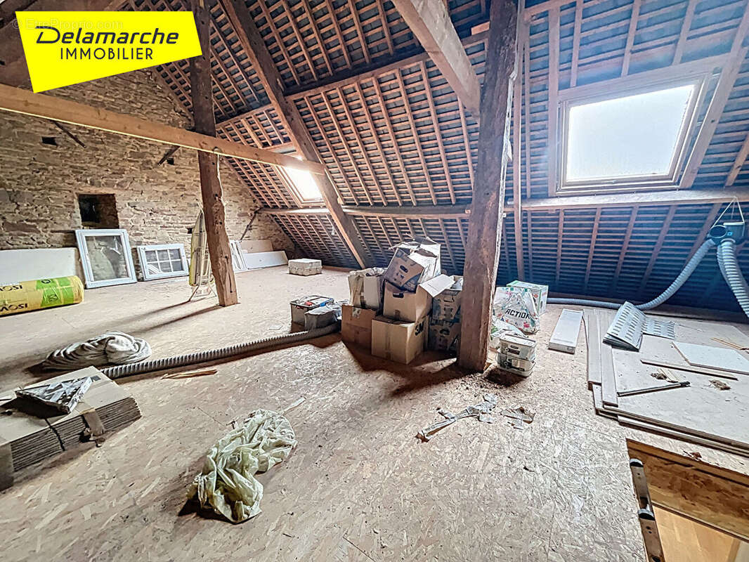 Maison à SAINT-AUBIN-DE-TERREGATTE