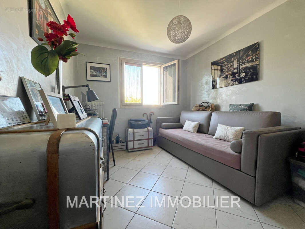 Appartement à SAINT-LAURENT-DU-VAR