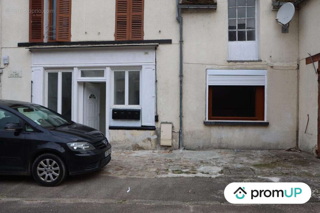 Appartement à VILLENEUVE-L&#039;ARCHEVEQUE