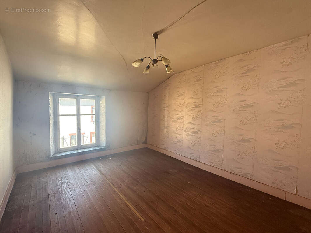 Maison à TRAMONT-LASSUS