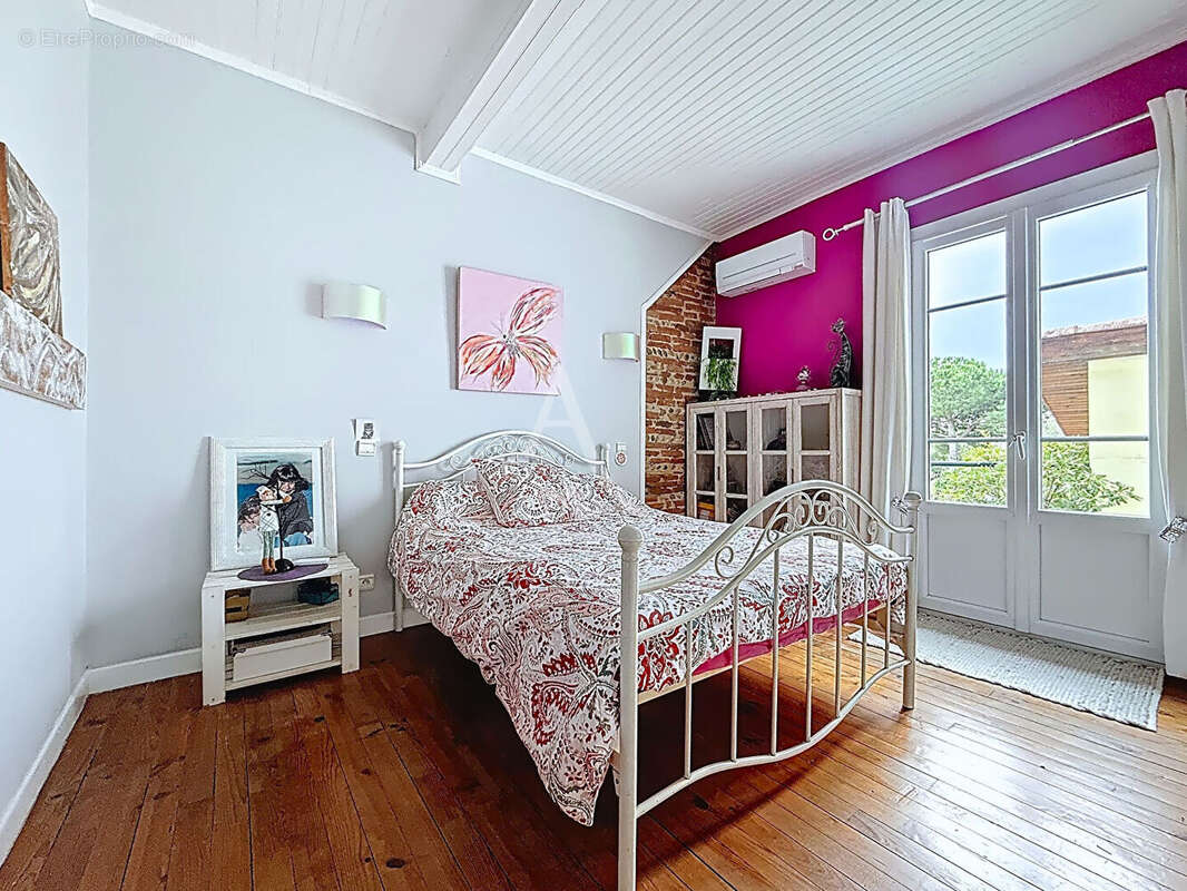 Maison à BRUGUIERES