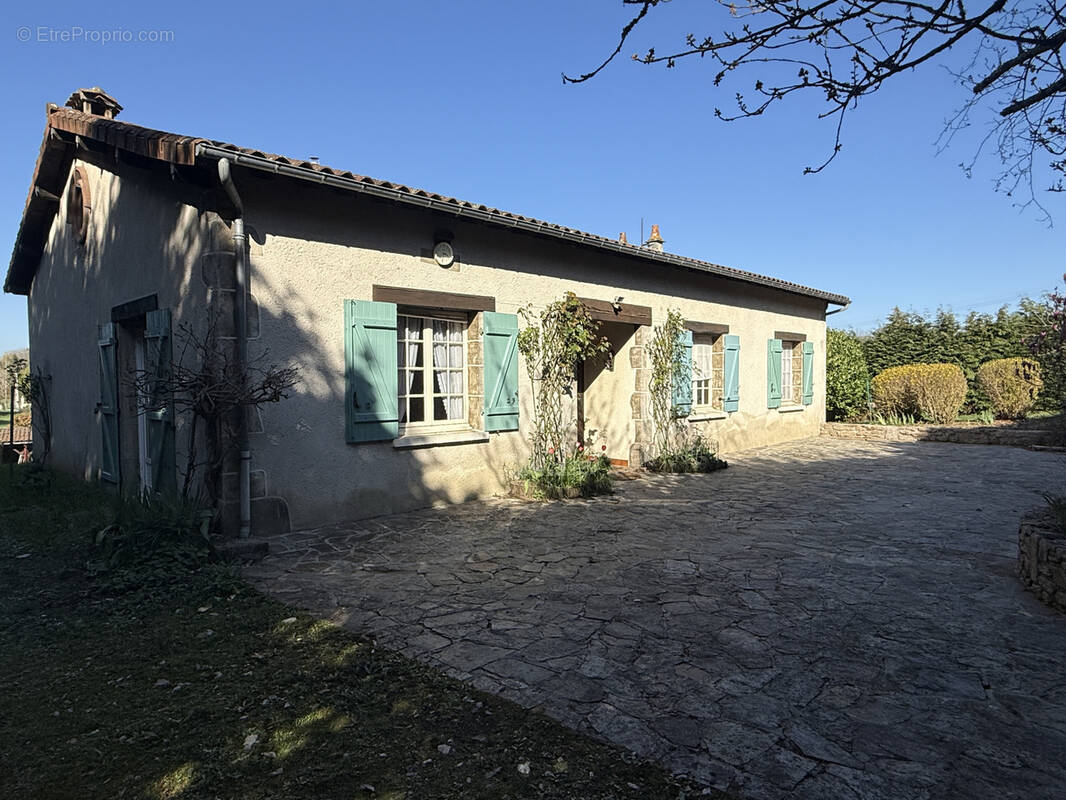 Maison à SAINT-GENCE