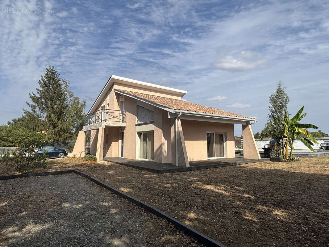 Maison à SAINTE-EULALIE