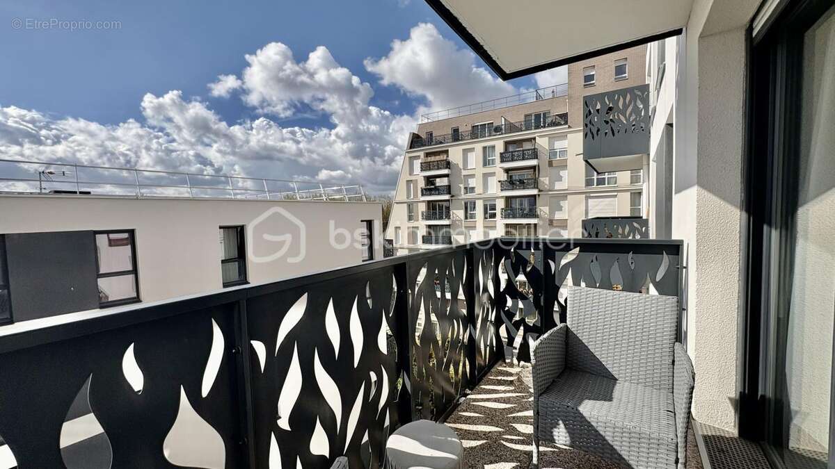 Appartement à LES PAVILLONS-SOUS-BOIS
