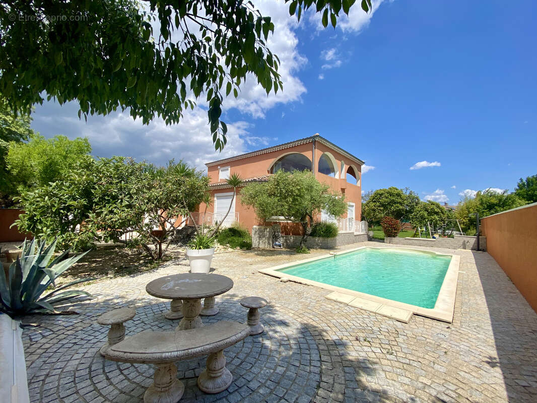 Maison à MONTELIMAR