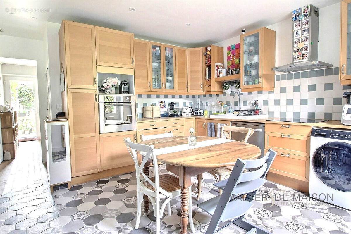 Maison à SAINT-NOM-LA-BRETECHE