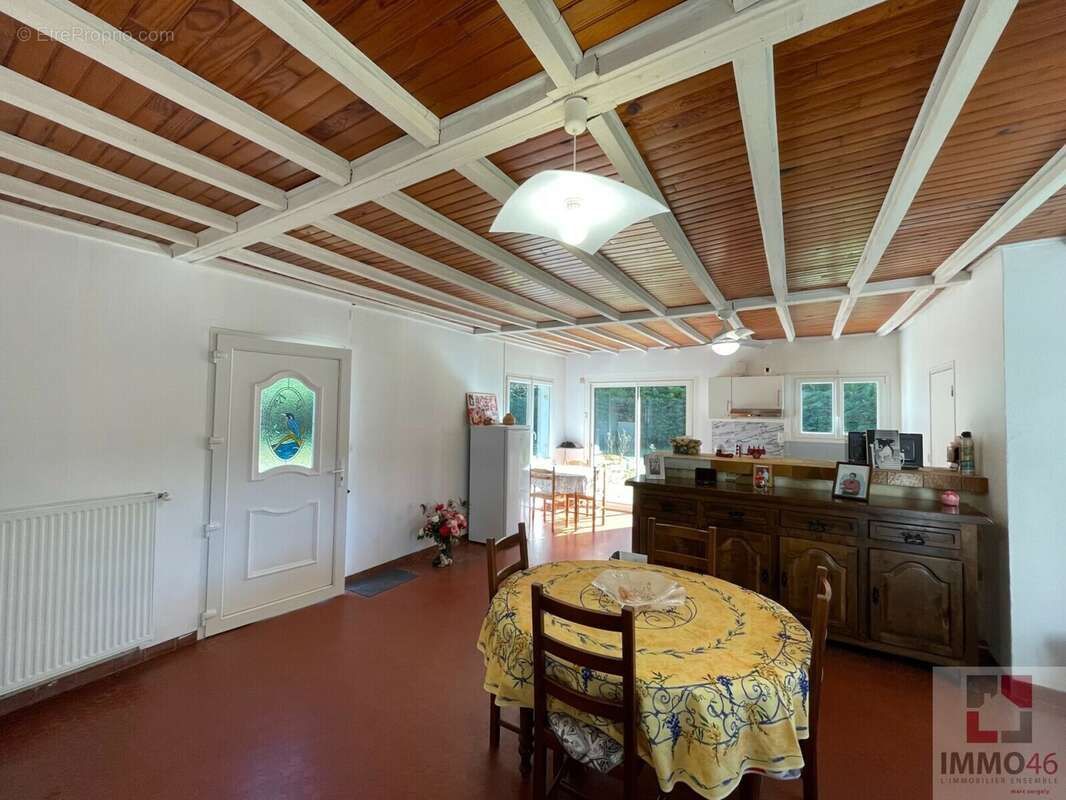 Maison à MONTVALENT