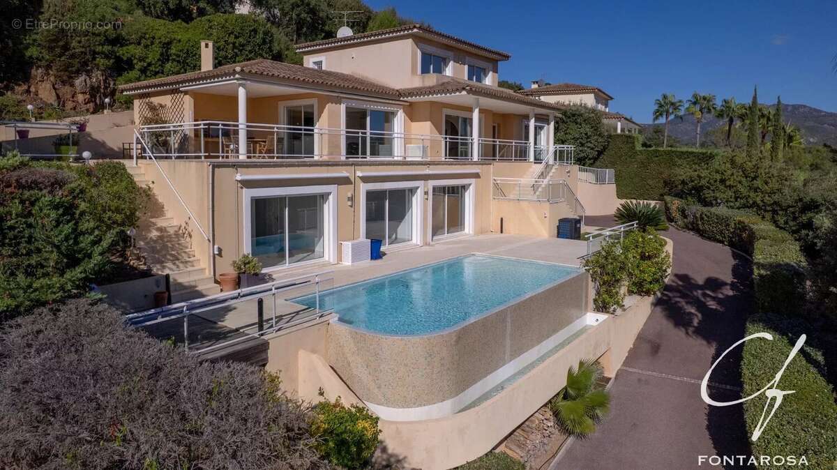 Maison à SAINT-RAPHAEL