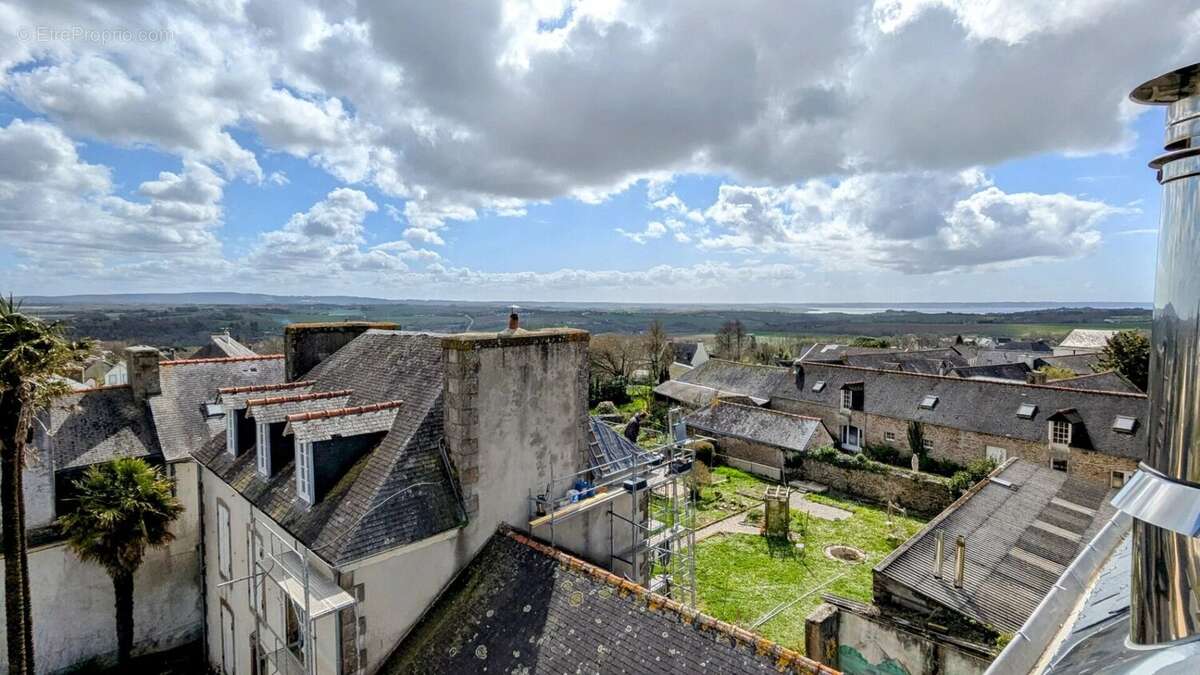 Maison à PLOMODIERN