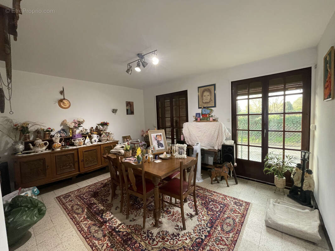 Maison à QUEVAUVILLERS