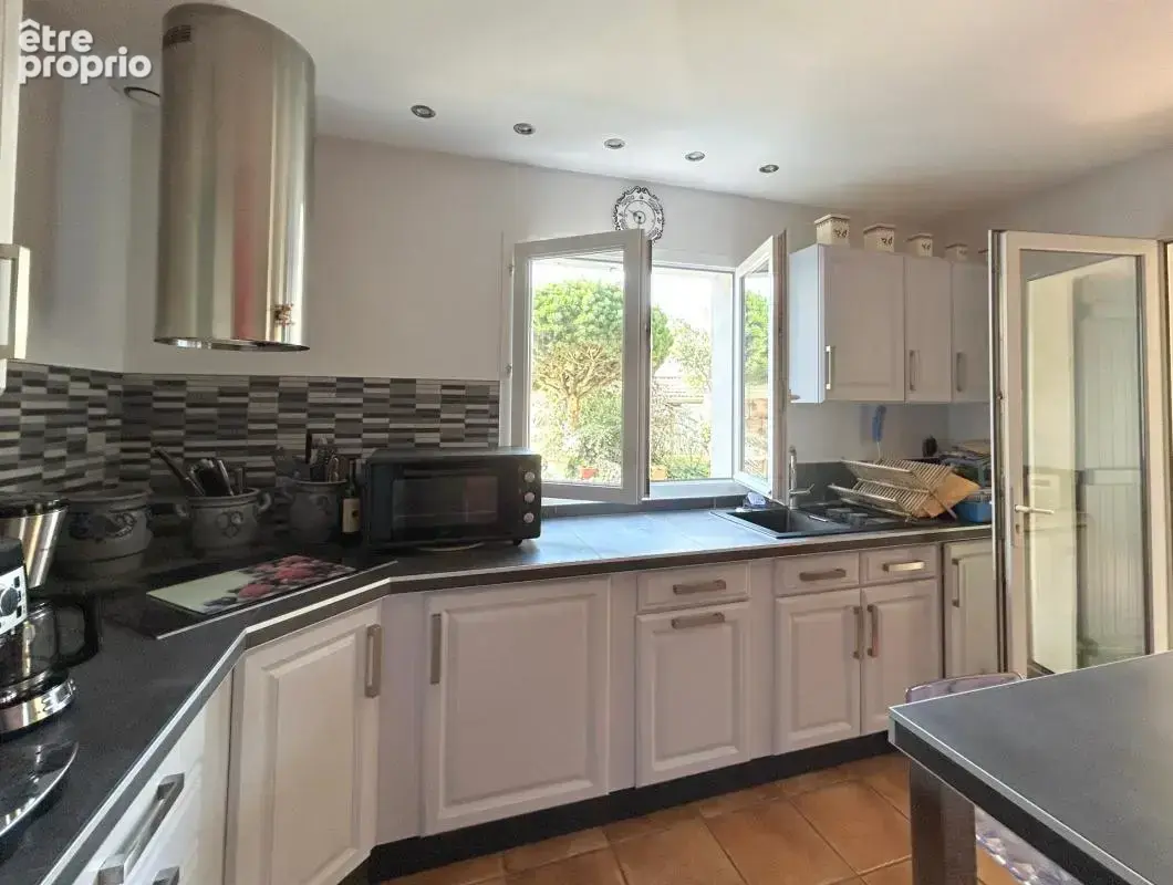 Savigneux – Maison avec piscine, jardin et 5 chambres ! - photo 6