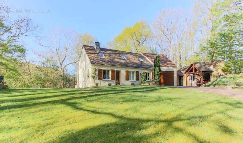 Maison à EPIAIS-RHUS