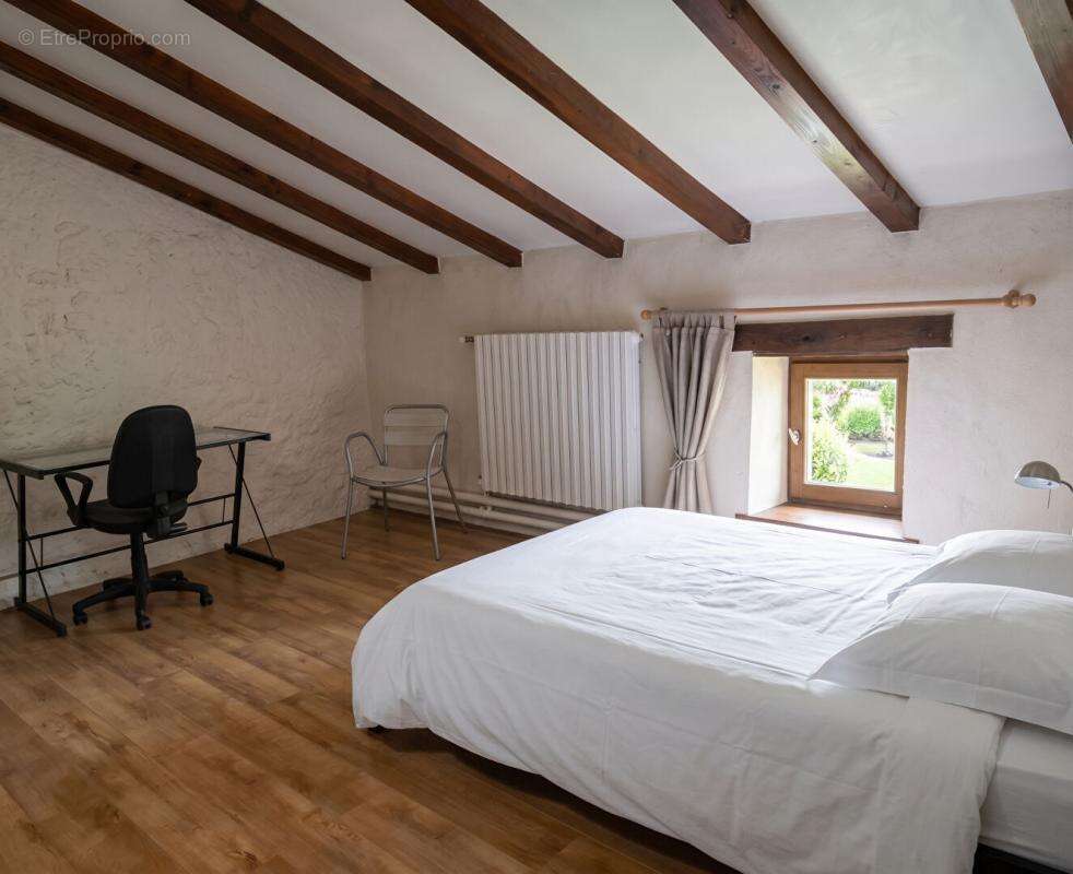 Demeure de prestige et gîte Viriat 10 pièce(s) 320 m2 - photo 13