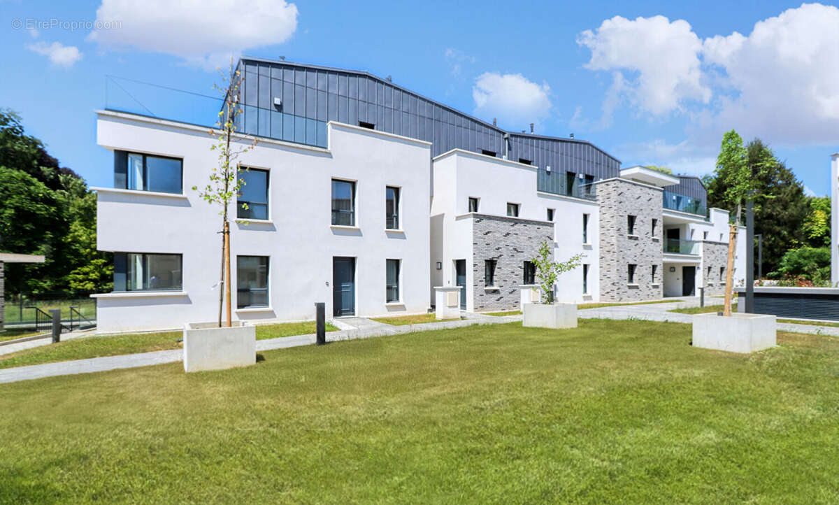 Appartement à DAMMARIE-LES-LYS