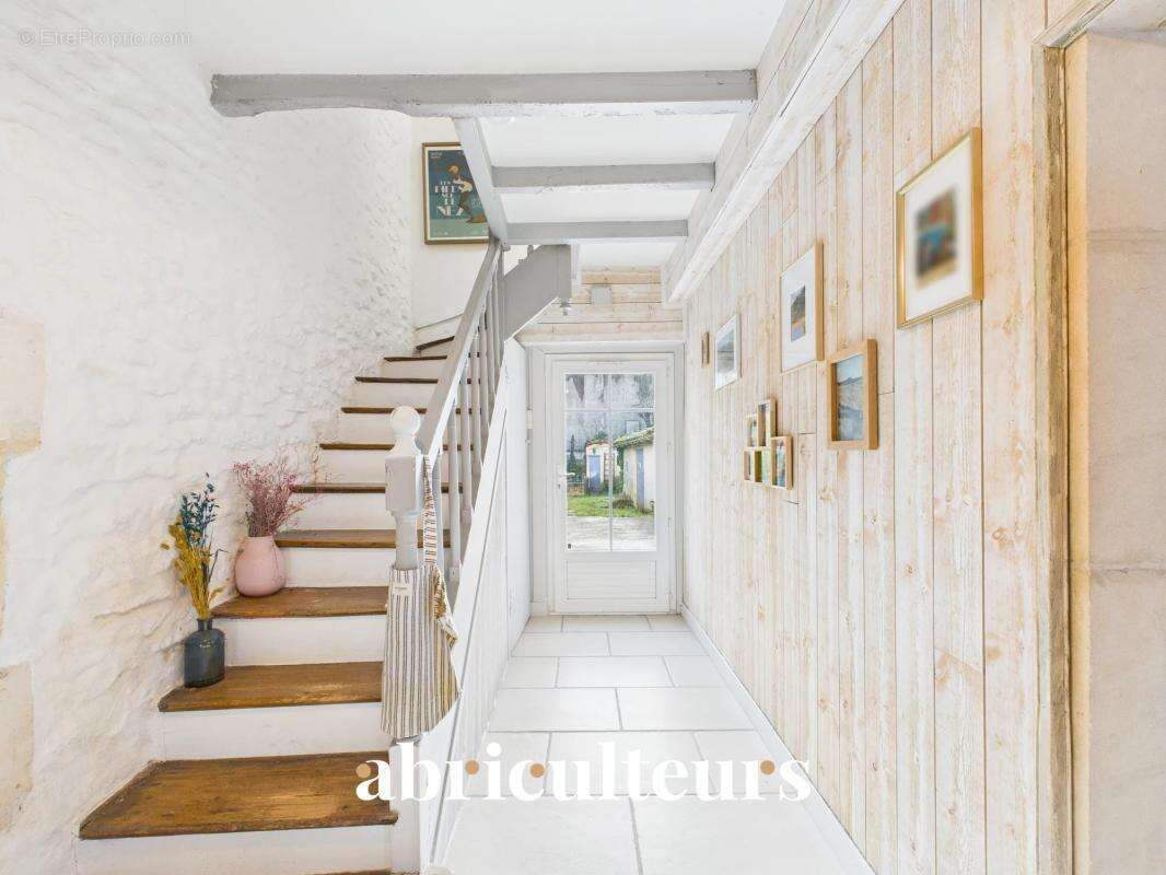 Maison avec jardin plein sud sans vis-à-vis en vente à Cognac (16100) - photo 7