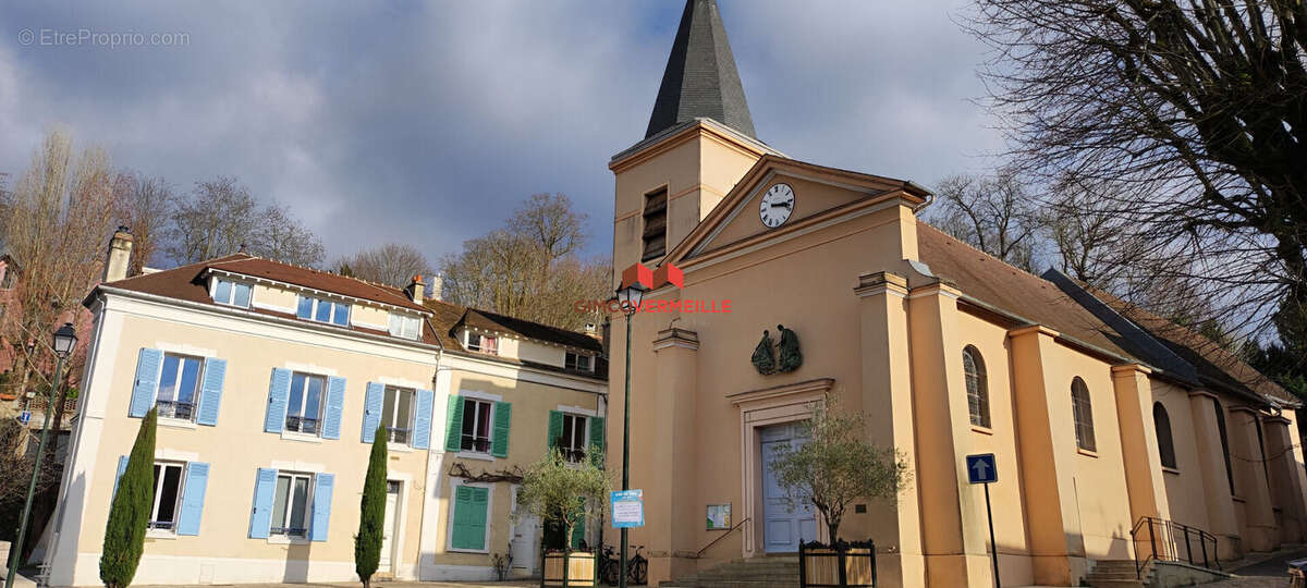 Appartement à LA CELLE-SAINT-CLOUD